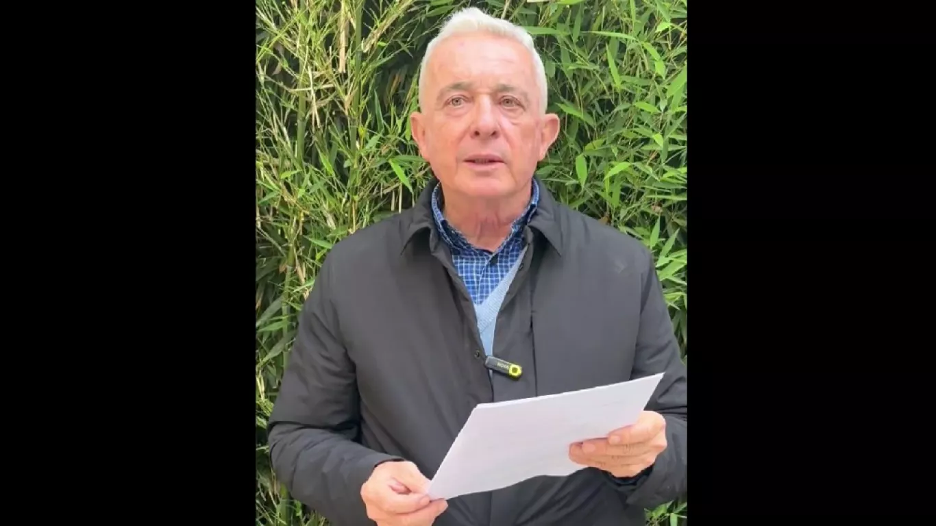 Uribe Consulta Popular