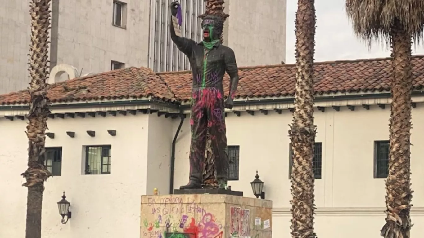 Monumento vandalizado