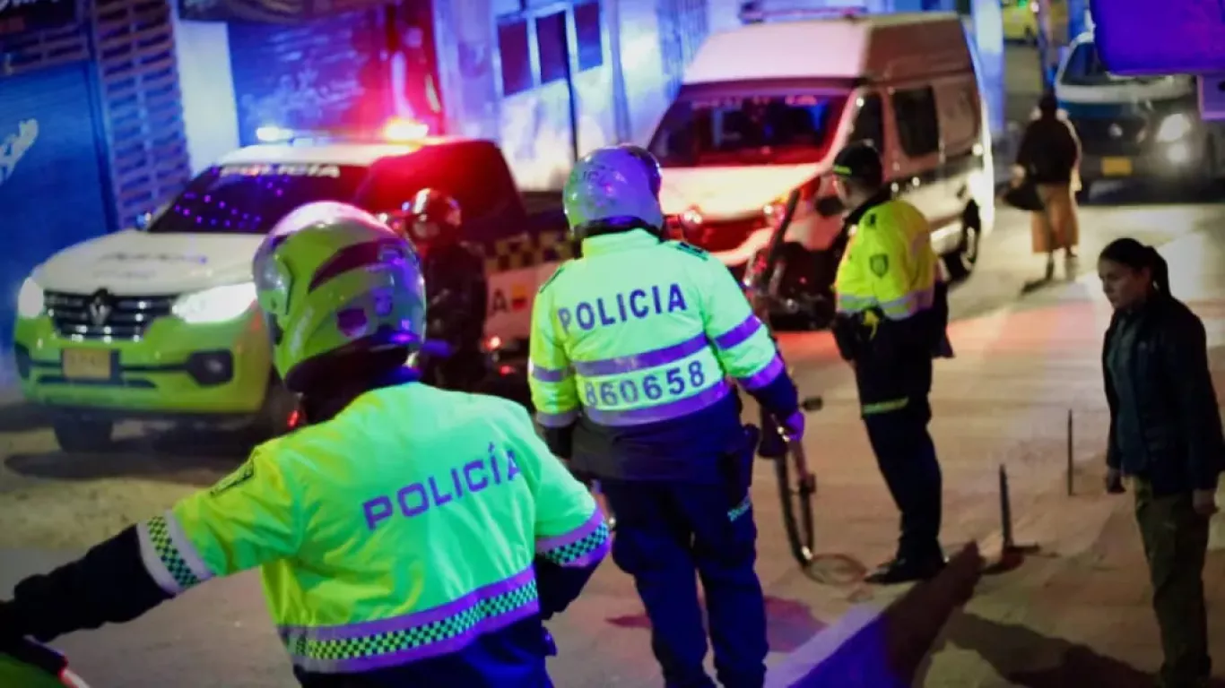 policía en las calles Bogotá