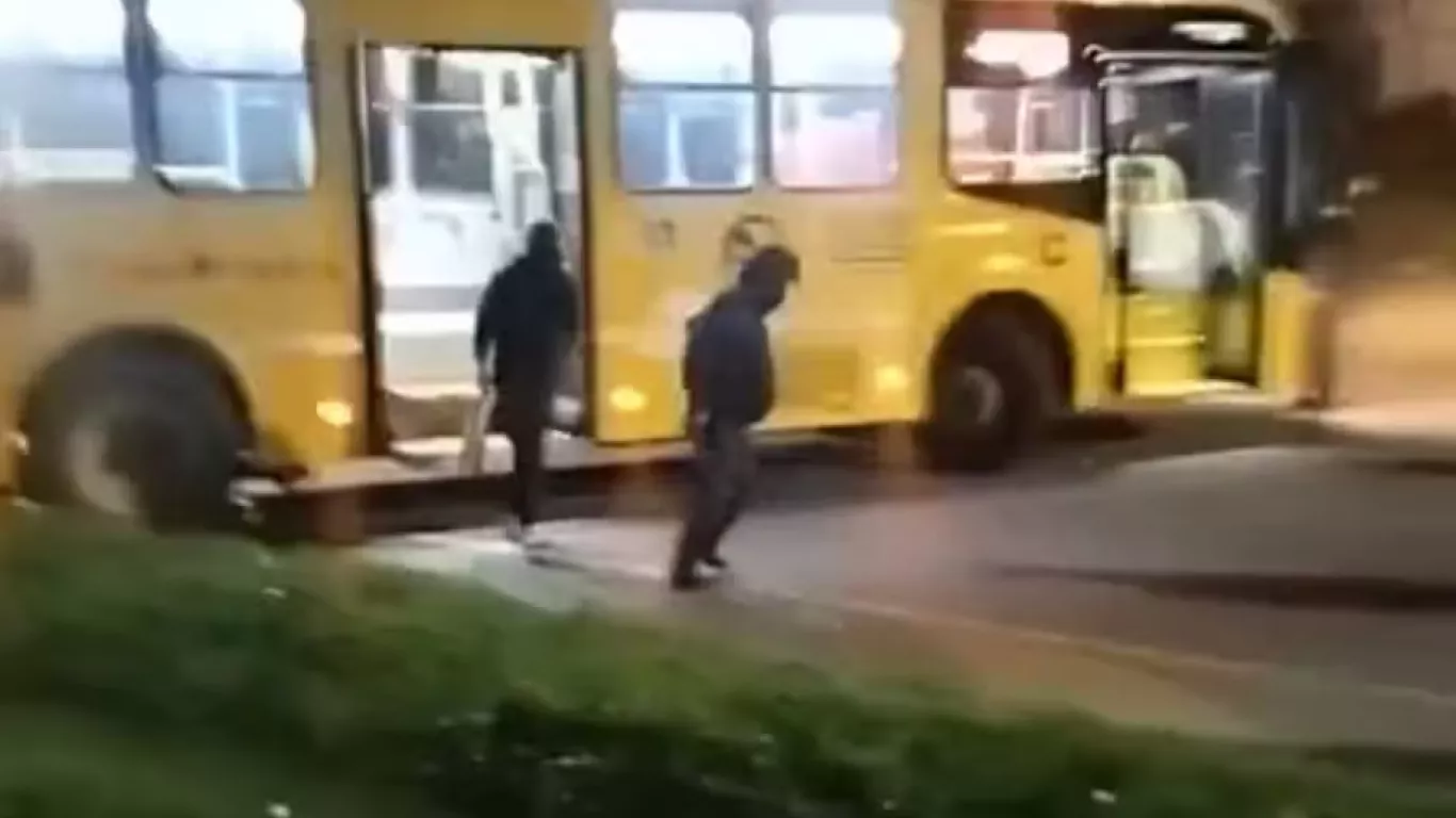 encapuchados-queman-bus-usme