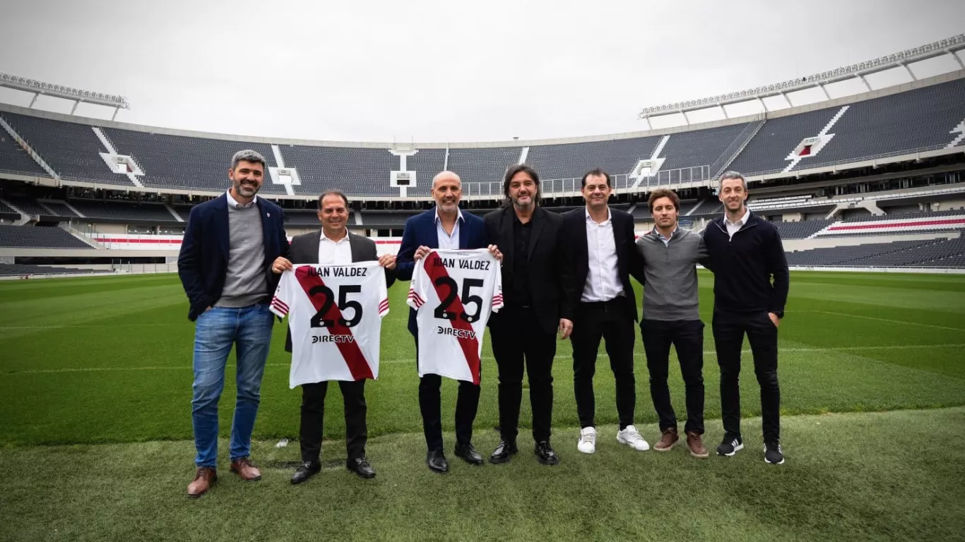 Juan Valdez llega al Monumental