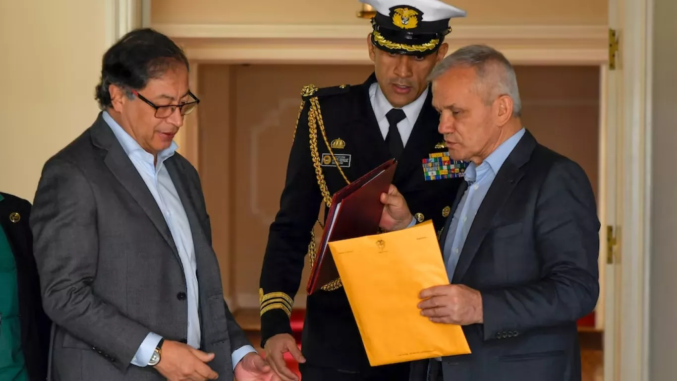 gustavo petro-carlos ramon gonzalez