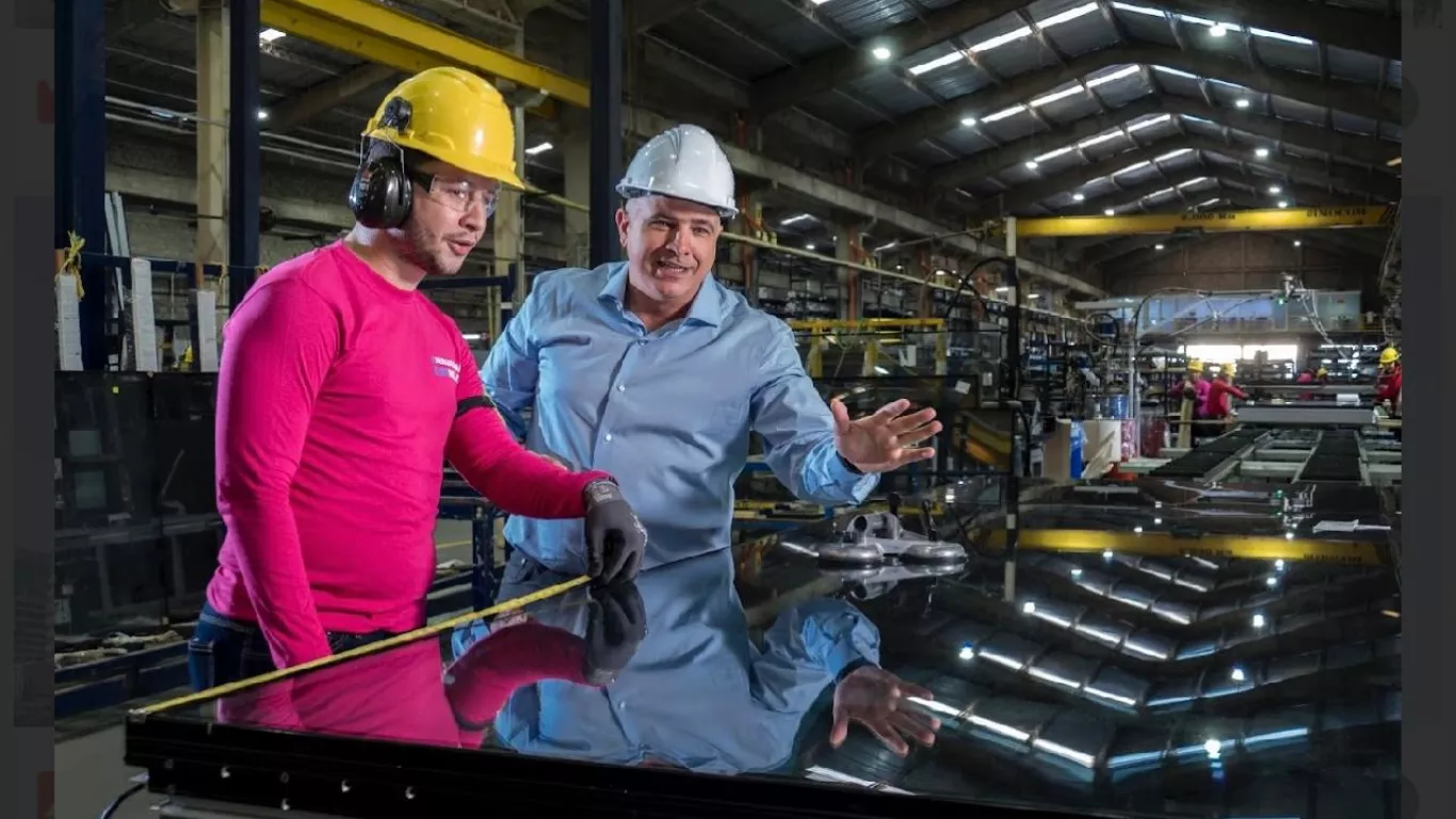Tecnoglass, empresa líder en la producción de vidrio arquitectónico y ventanas de aluminio y vinilo de alta calidad