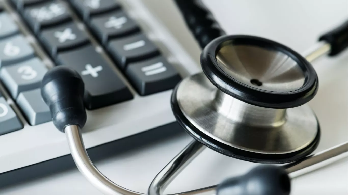 cargos a ex gerente mallamas