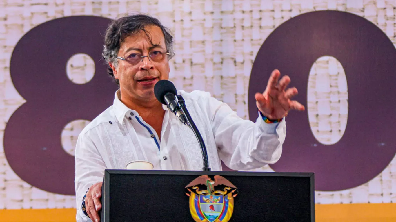 Gustavo Petro, presidente de Colombia en el Magdalena Medio