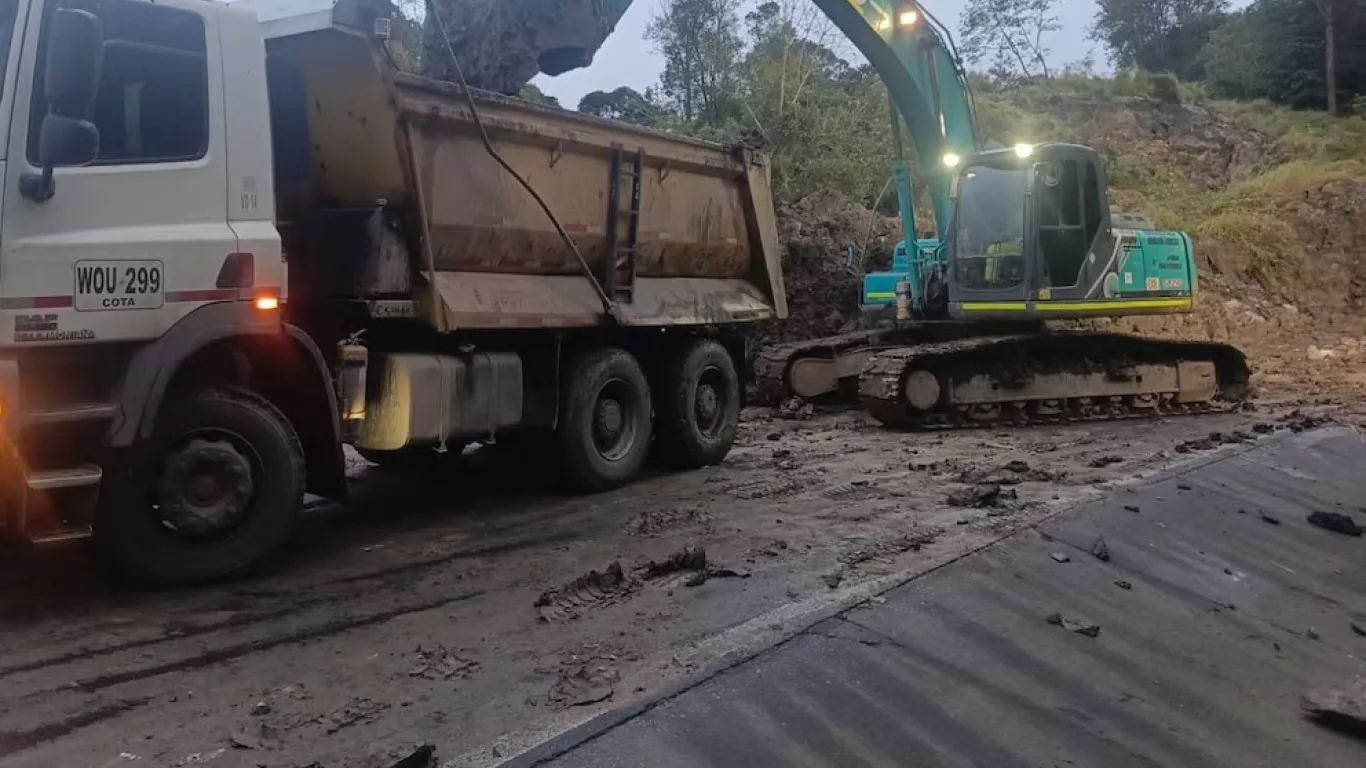 deslizamiento via al llano