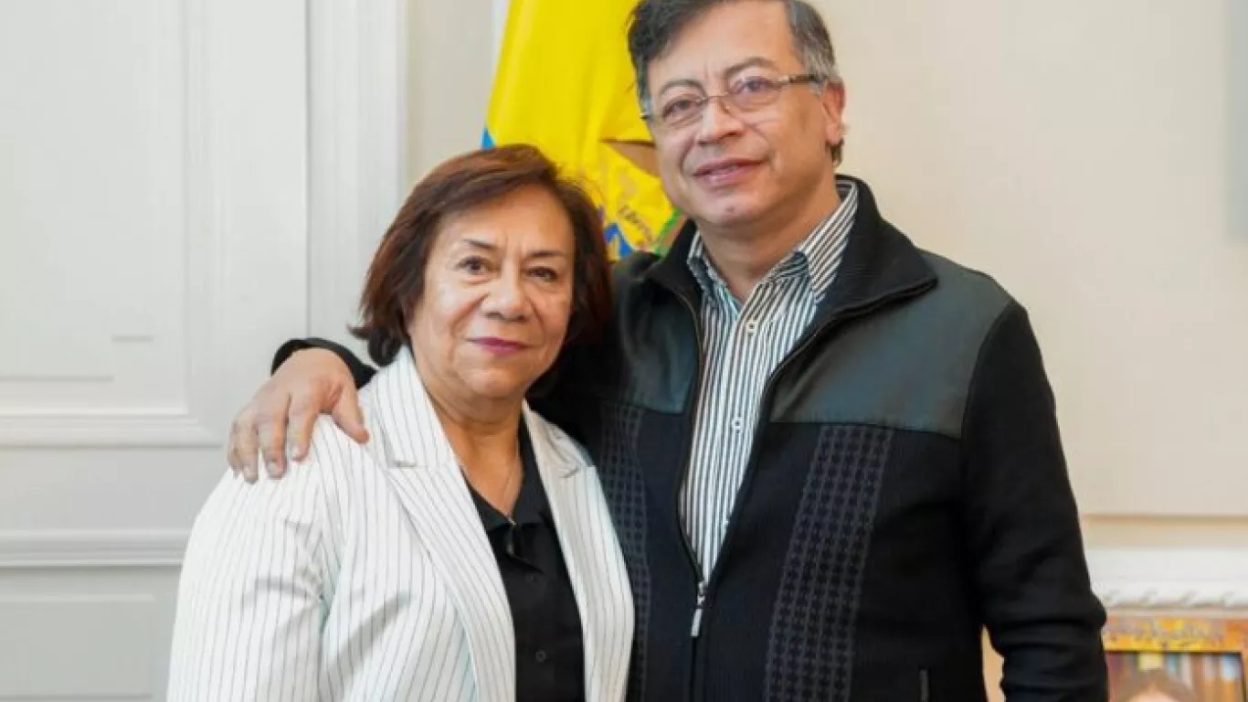 ​Yolanda Villavicencio, viceministra de Relaciones Exteriores; y el presidente Gustavo Petro