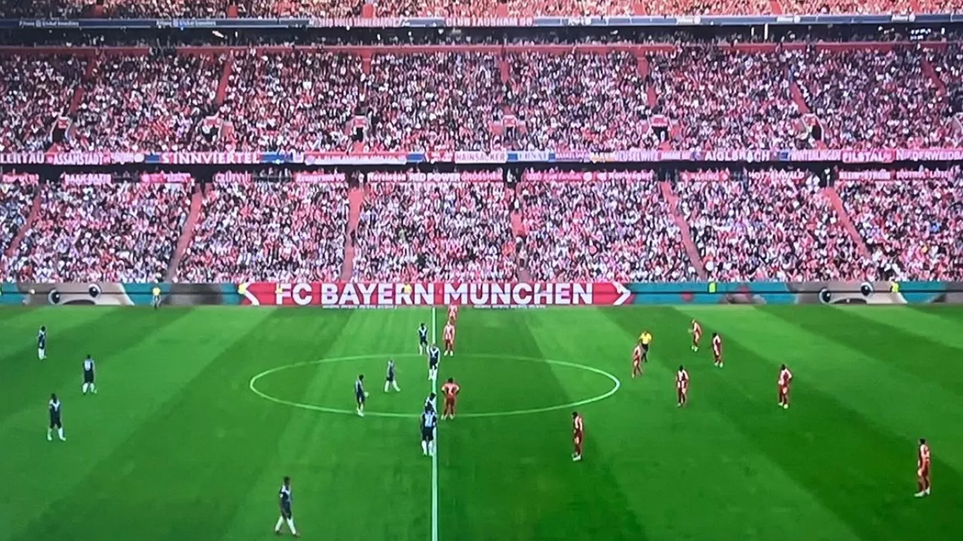 Luis Diaz en encuentro del Bayern Múnich con Hamburgo