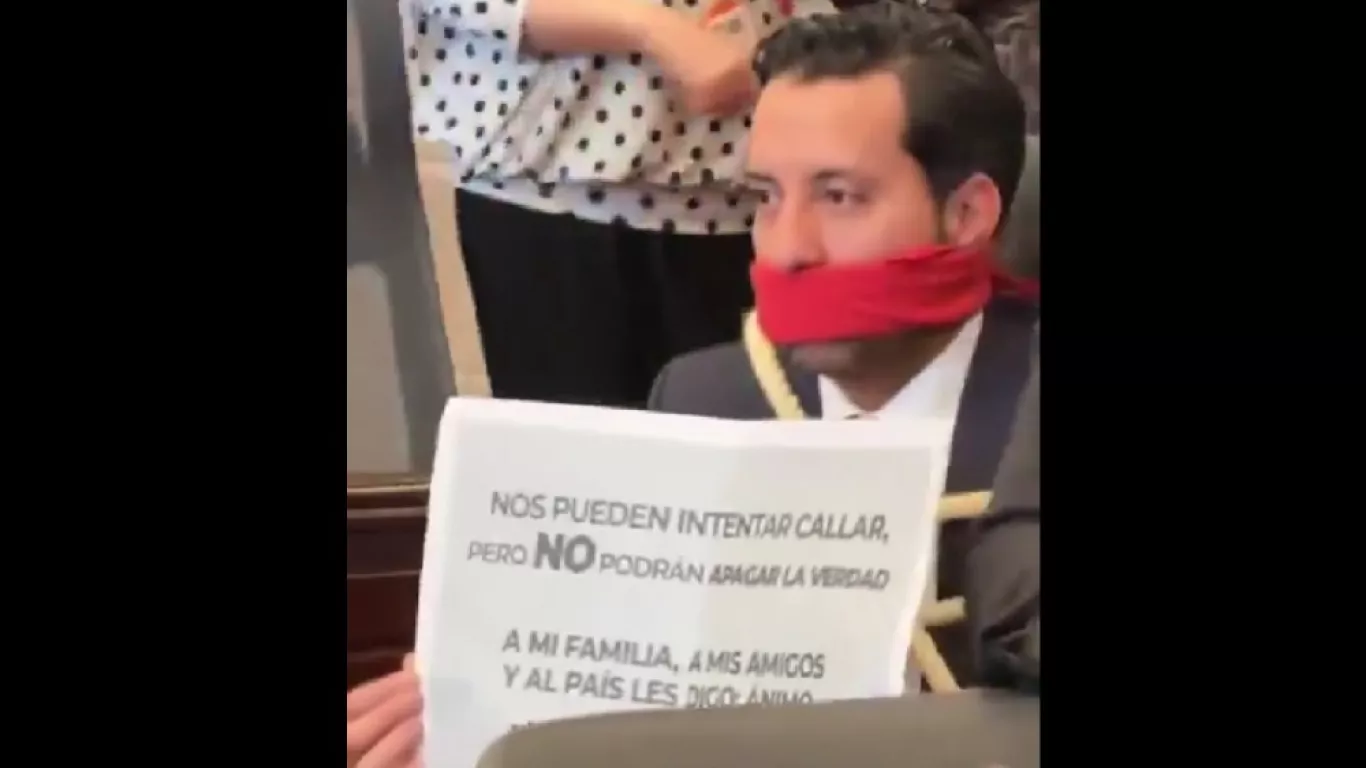 Julián López protesta