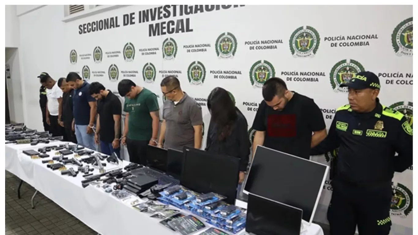 capturados con un arsenal en Cali en una oficina de falsas asesorías jurídicas