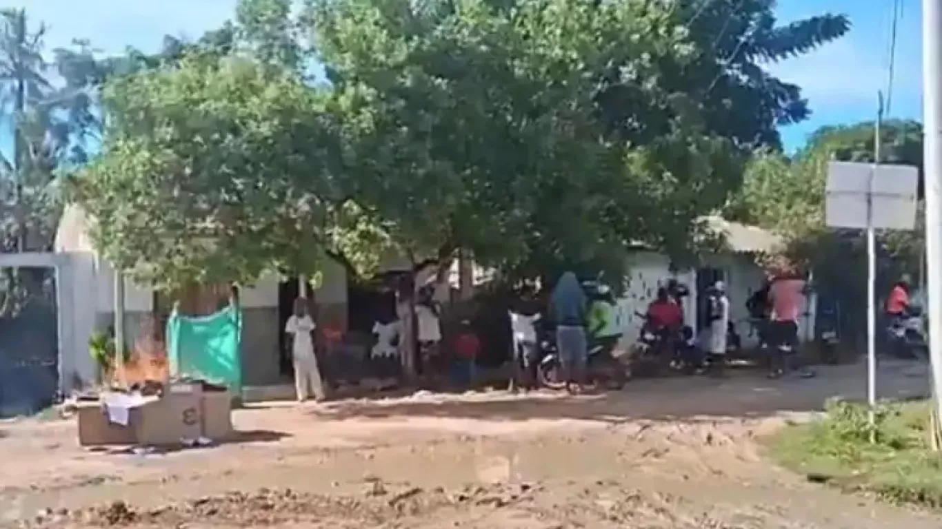 incendian material electoral en arjona