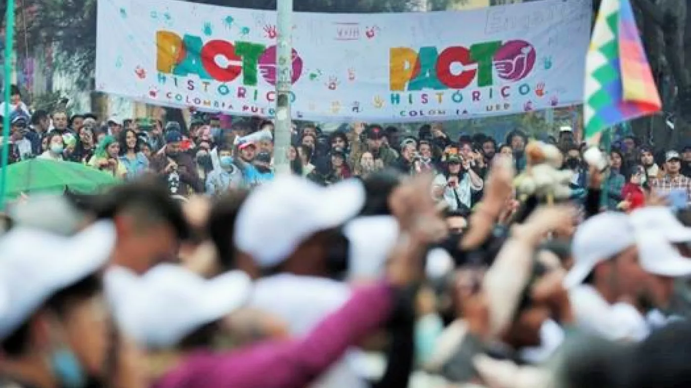 Pacto Histórico banderas