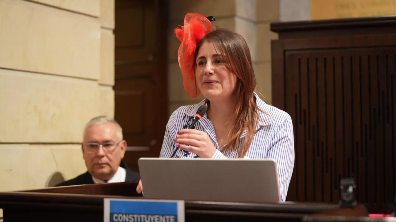 iris defensora pueblo