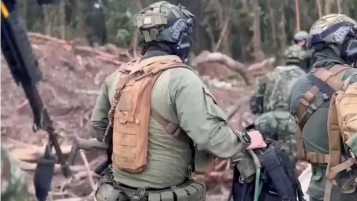 Helicóptero impactado 25